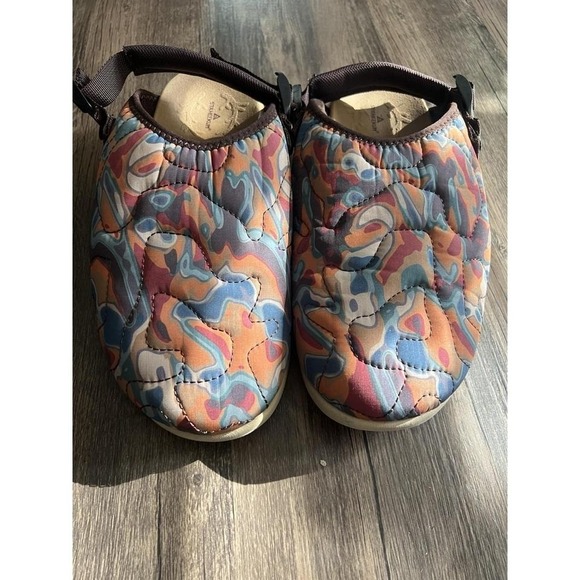 Slippers - Picture 2 of 6